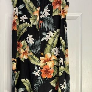 Bishop St. Hawaiian floral dress in size M/L
